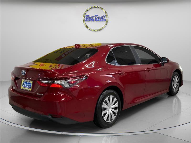 Used 2022 Toyota Camry LE image 5