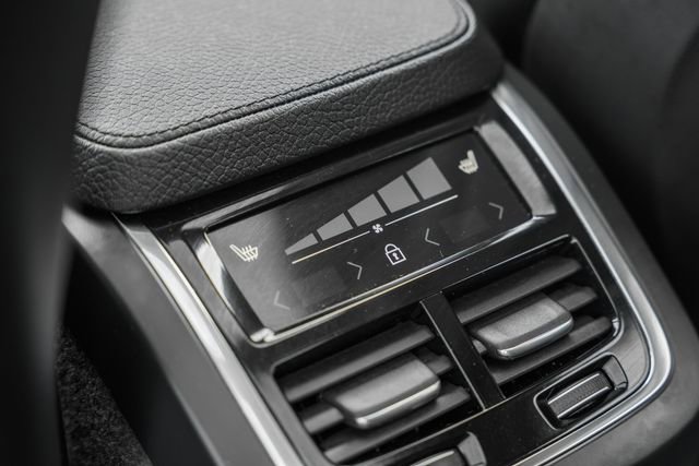 Used 2022 Volvo XC90 T6 Momentum w/ Advanced Package image 35