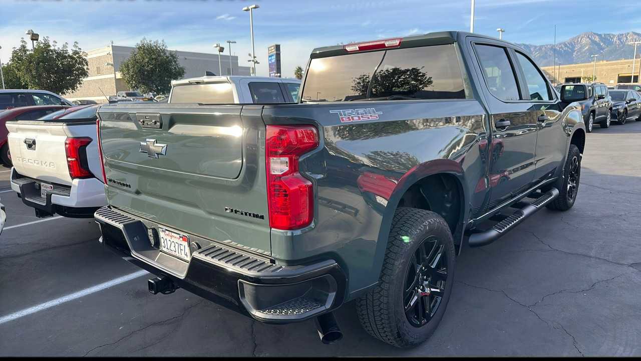 Used 2025 Chevrolet Silverado 1500 Custom Trail Boss w/ Turbomax Blackout Package image 2
