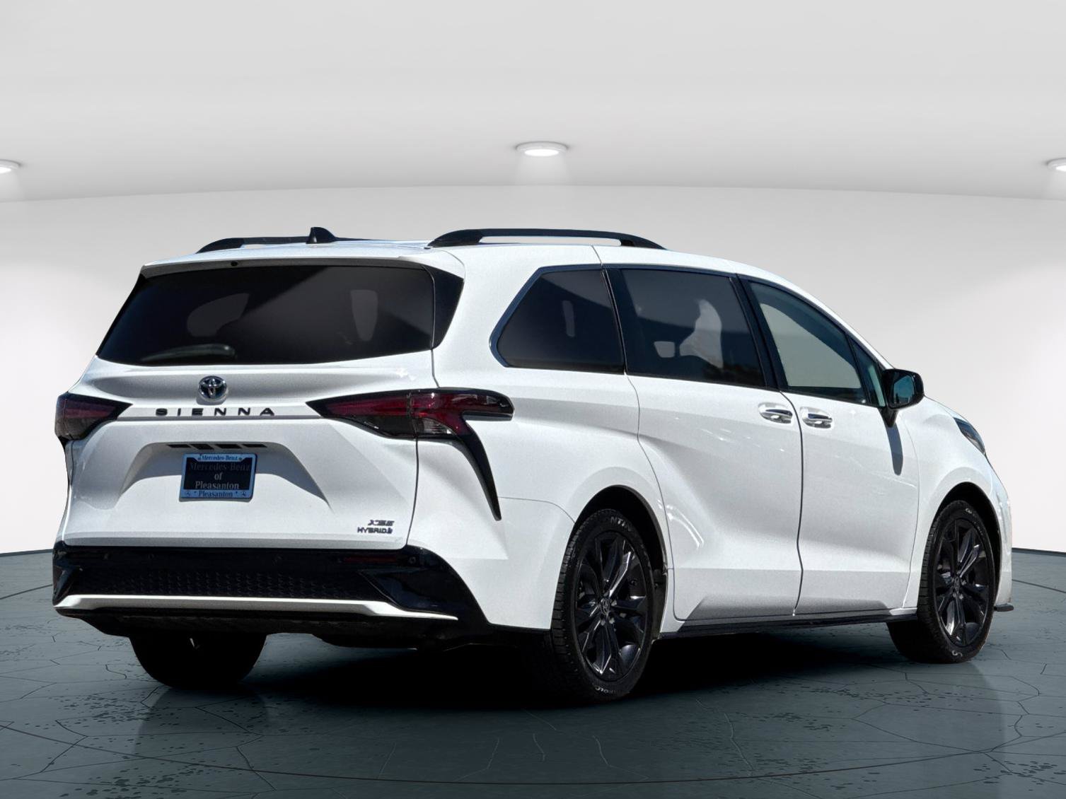 Used 2021 Toyota Sienna XSE FWD image 49