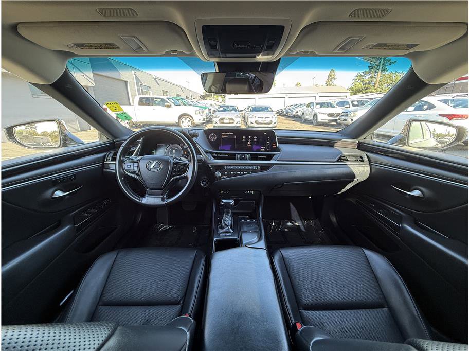 Used 2021 Lexus ES 300h w/ Premium Package image 31