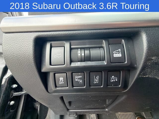 Used 2018 Subaru Outback 3.6R Touring AWD/4WD image 2