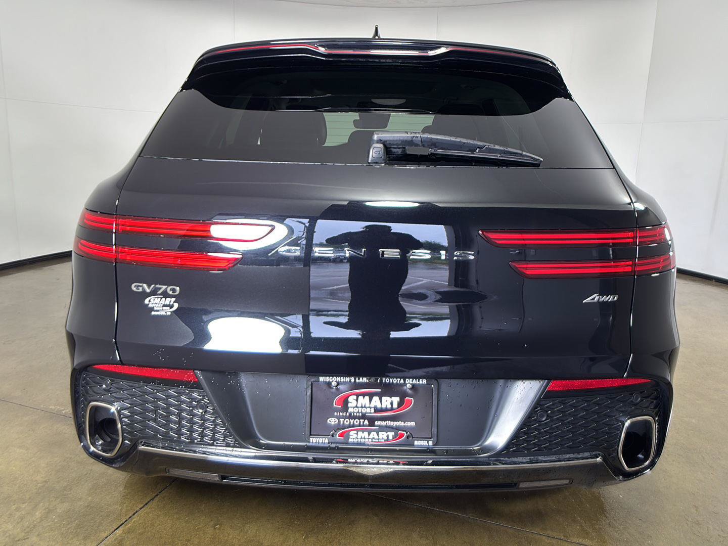 Used 2024 Genesis GV70 2.5T w/ Advanced Package AWD/4WD image 13