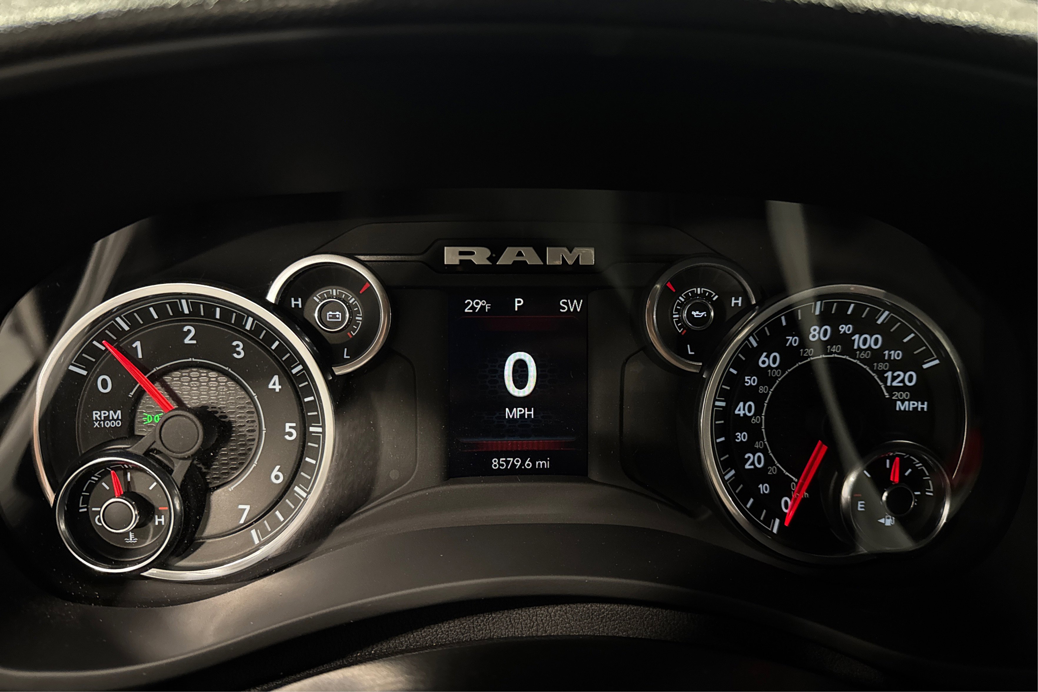 Used 2024 RAM 2500 Tradesman w/ Chrome Appearance Group image 28