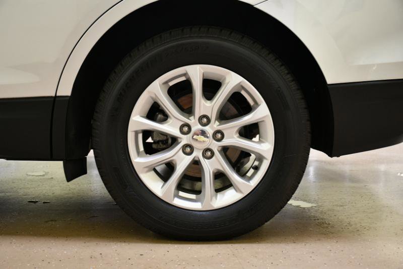 Used 2019 Chevrolet Equinox LS w/ LS Convenience Package FWD image 12