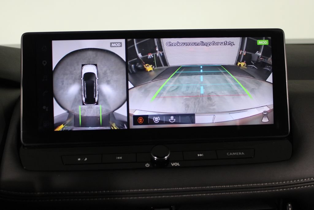 Certified 2025 Nissan Rogue Platinum FWD image 32