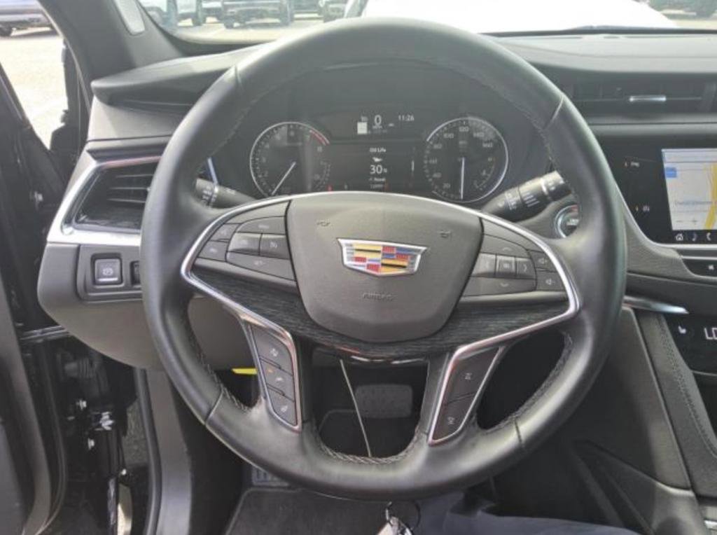 Used 2025 Cadillac XT5 Premium Luxury image 2