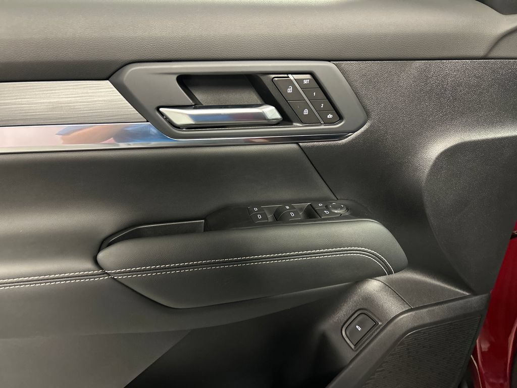 New 2027 GMC Terrain Elevation w/ Elevation Premium Package AWD/4WD image 12