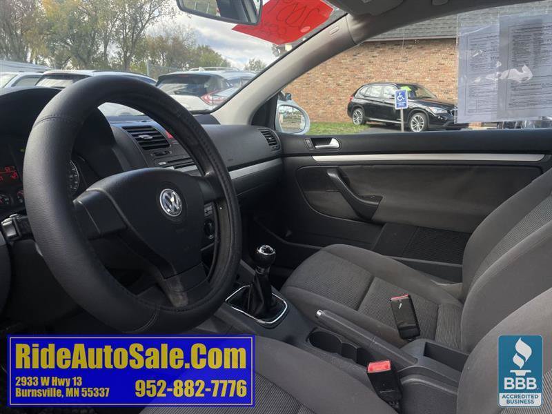 Used 2009 Volkswagen Rabbit S w/ Cold Weather Pkg FWD image 10