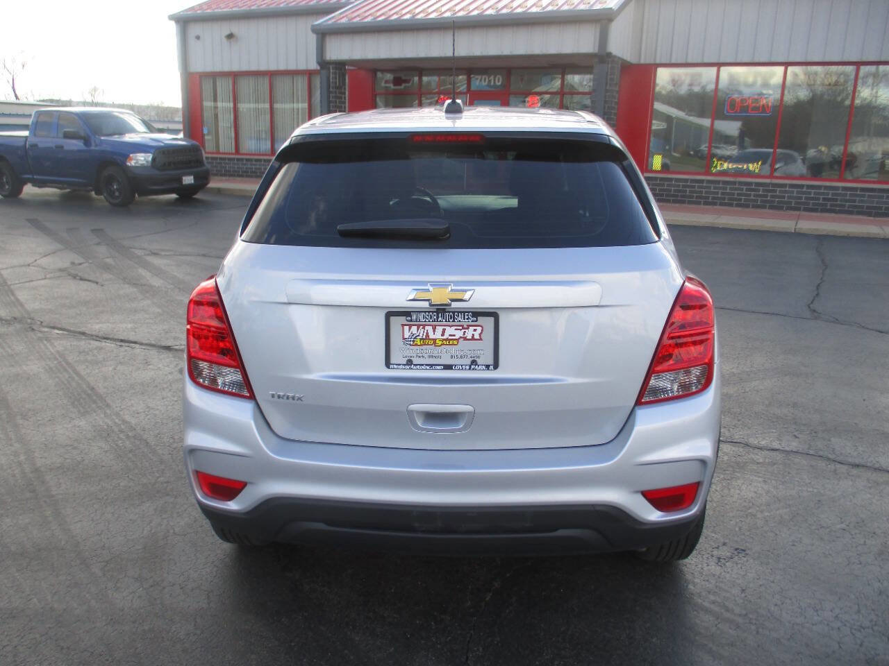 Used 2018 Chevrolet Trax LS FWD image 4