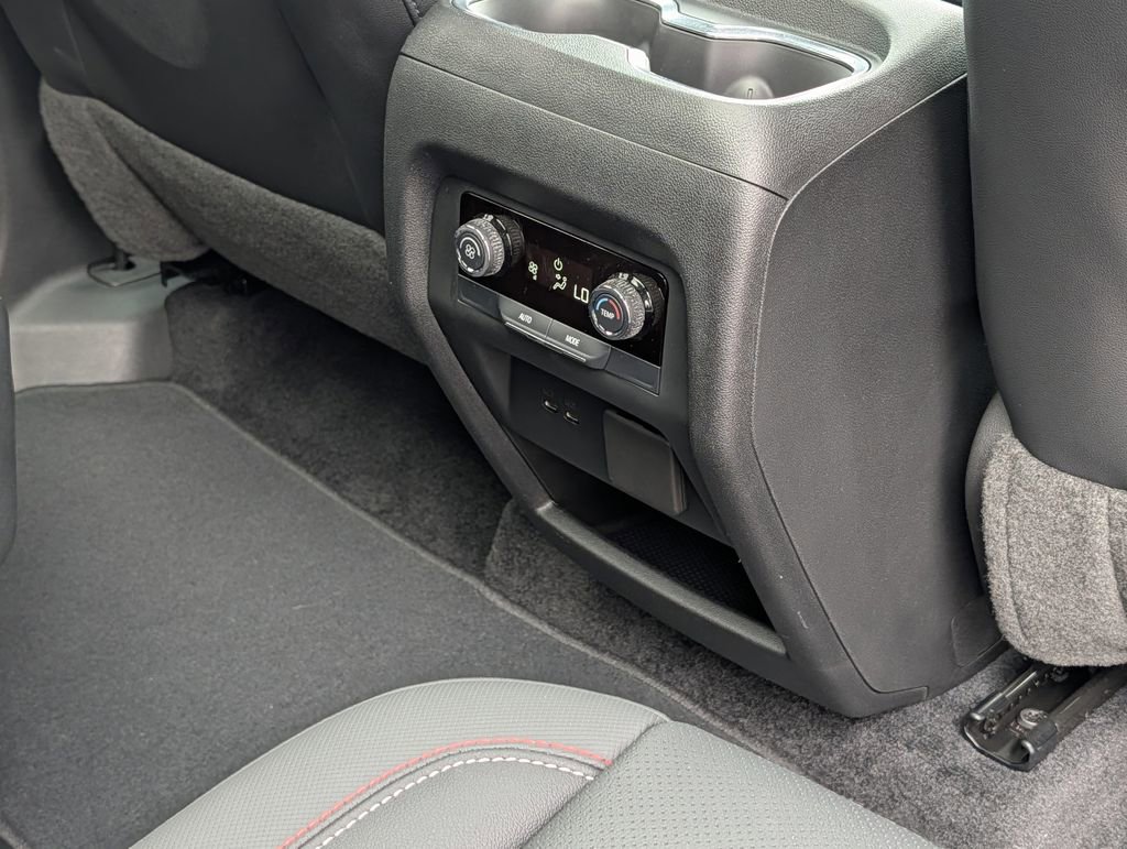 Used 2024 Chevrolet Traverse Z71 w/ Enhanced Driving Package image 31