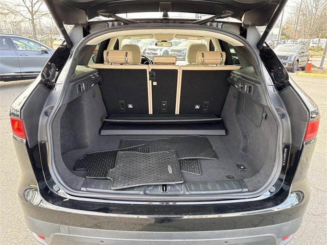 Used 2018 Jaguar F-PACE Premium image 12