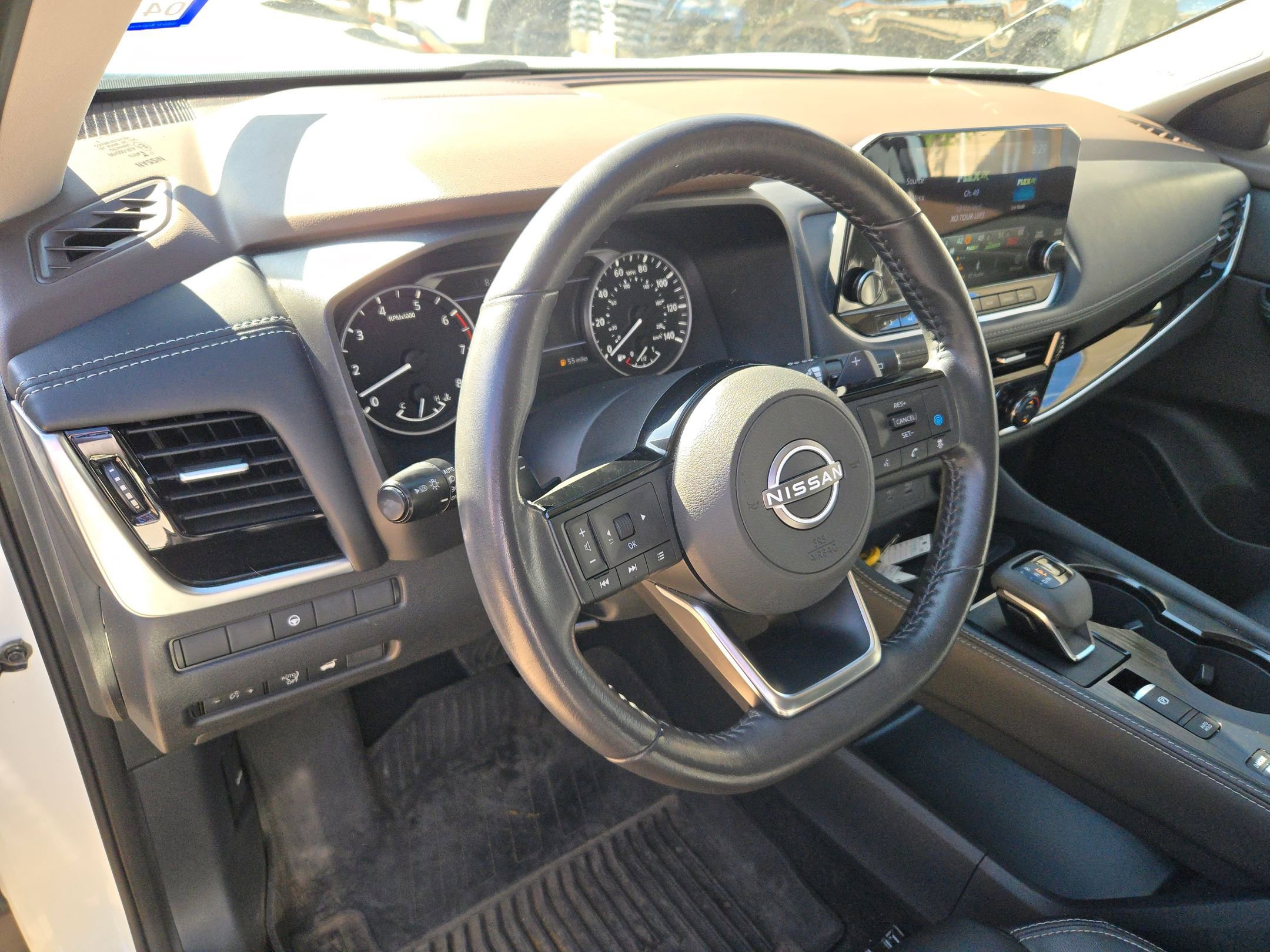 Used 2023 Nissan Rogue SL w/ SL Premium Package FWD image 10