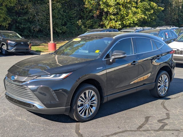 Used 2021 Toyota Venza XLE w/ Softex Package image 3