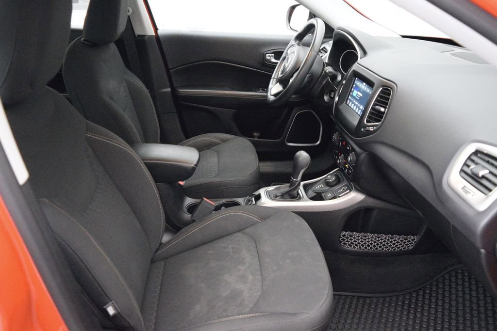 Used 2018 Jeep Compass Sport w/ Tech Group AWD/4WD image 16