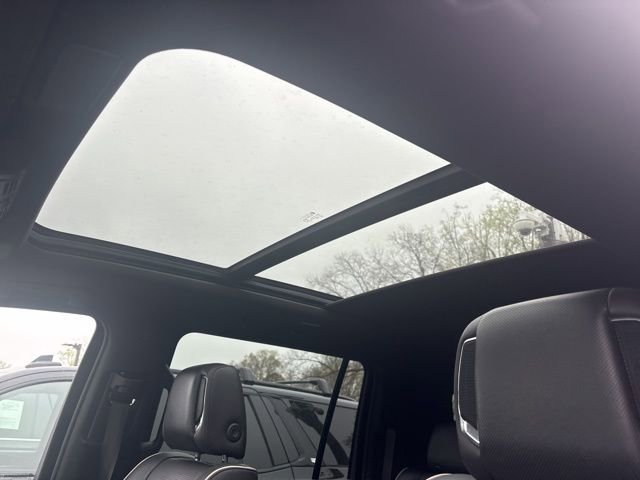 Used 2022 Cadillac Escalade ESV Premium Luxury image 6