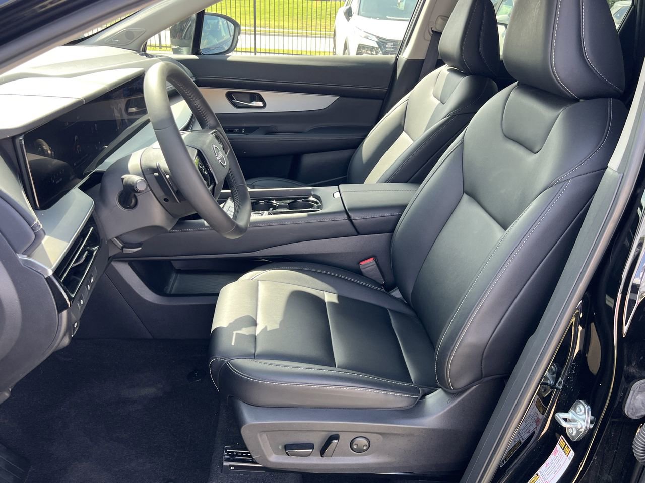 Certified 2025 Nissan Murano SL image 10