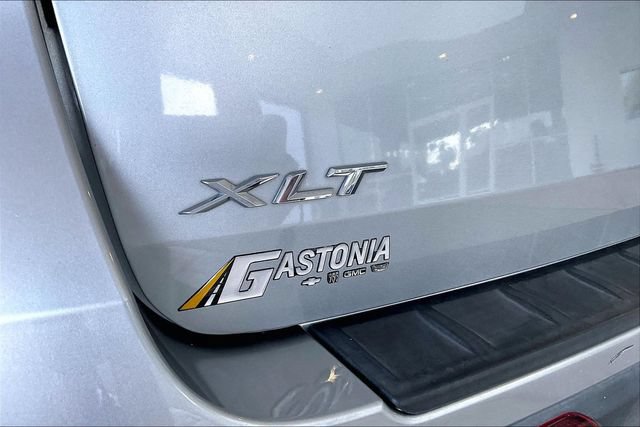 Used 2023 Ford Explorer XLT w/ Equipment Group 202A AWD/4WD image 23