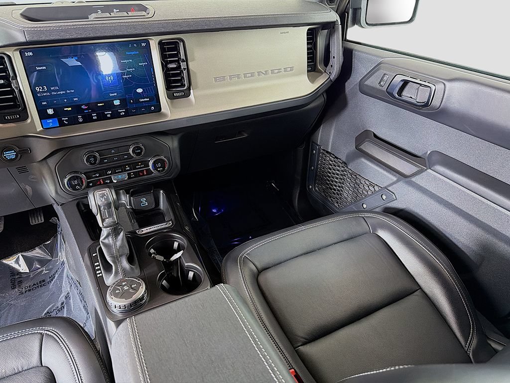 Used 2025 Ford Bronco Outer Banks AWD/4WD image 29