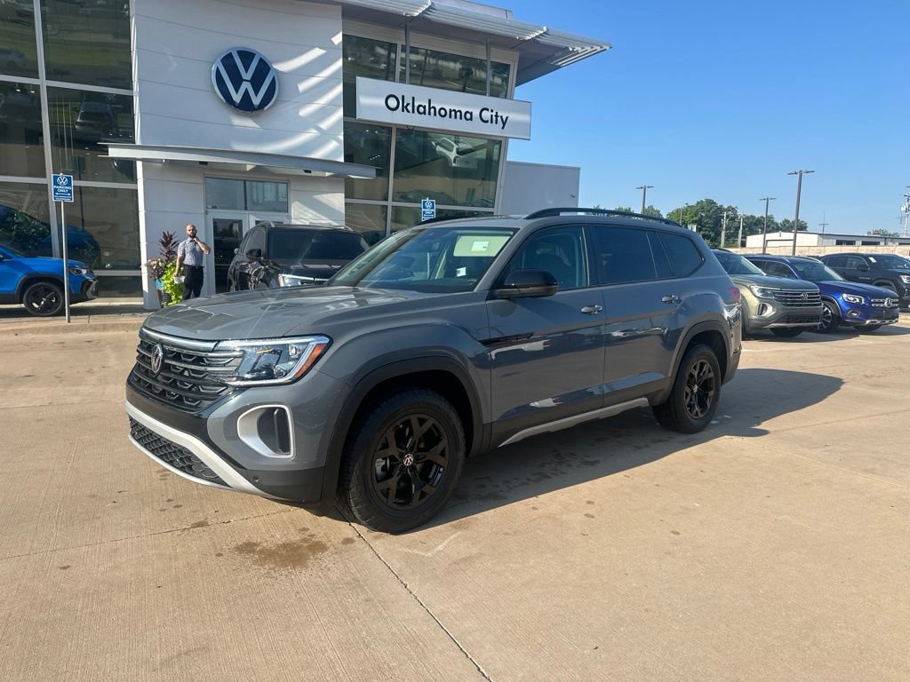 Used 2026 Volkswagen Atlas Peak Edition AWD/4WD image 1