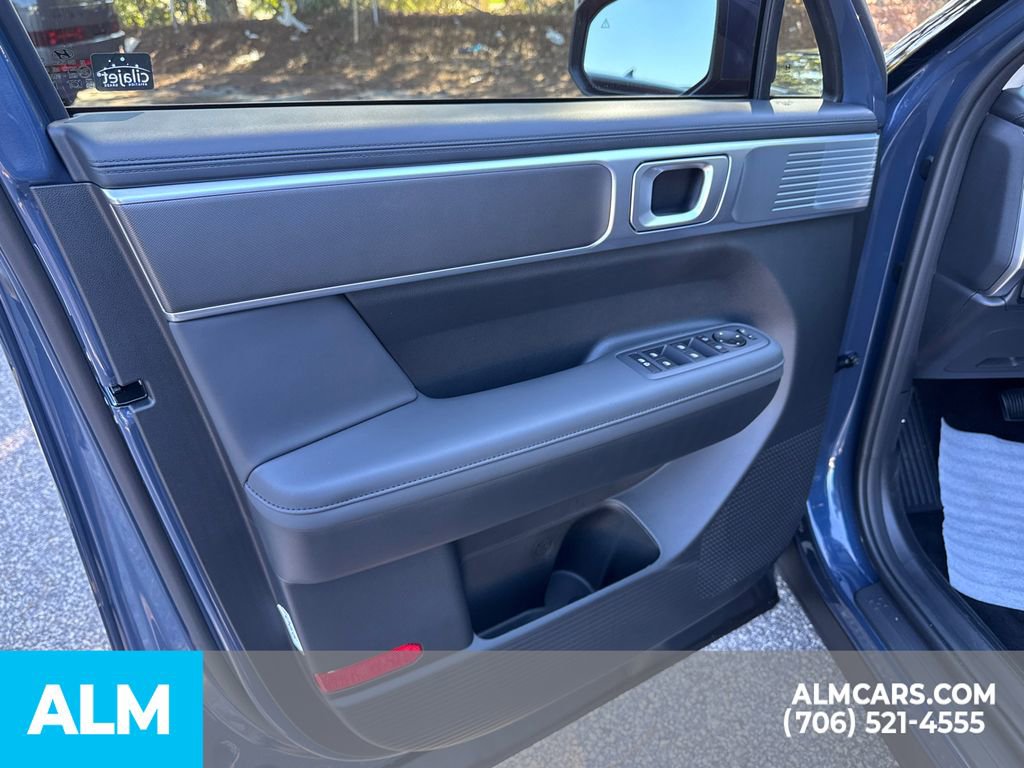 Used 2026 Hyundai Santa Fe SEL FWD image 11