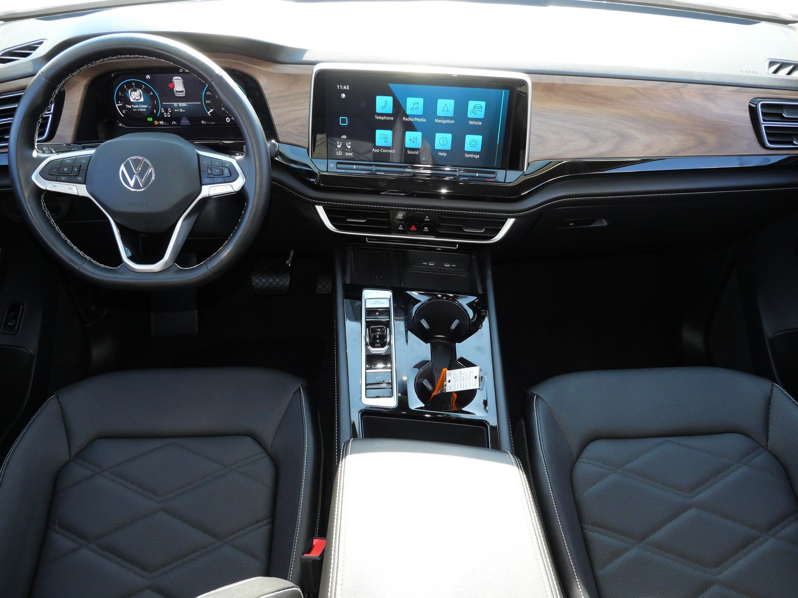 Used 2025 Volkswagen Atlas SE AWD/4WD image 10