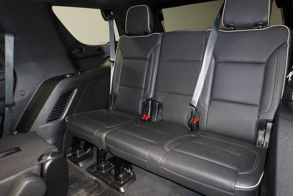 Used 2024 GMC Yukon SLT w/ SLT Luxury Package AWD/4WD image 23