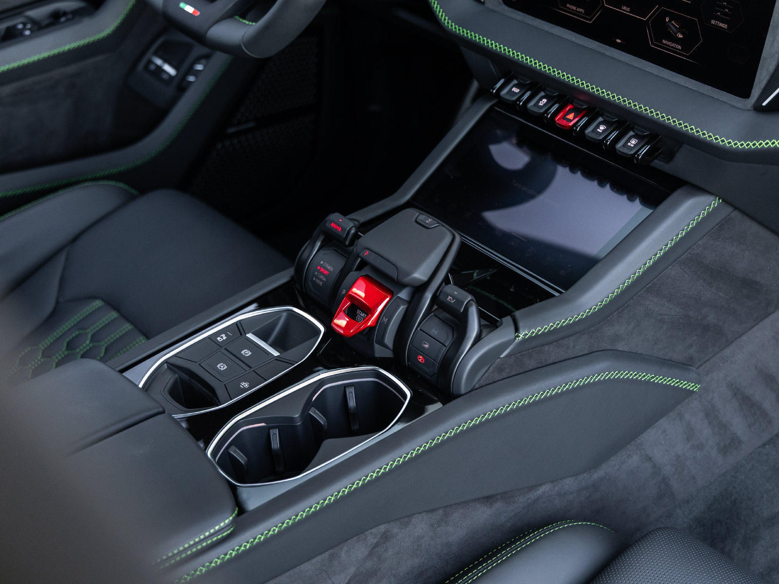 Used 2025 Lamborghini Urus S AWD/4WD image 36