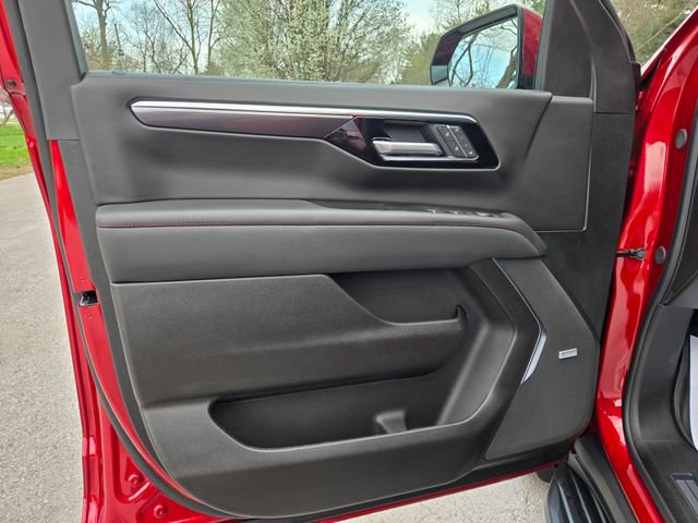 New 2026 Chevrolet Suburban RST w/ Comfort Package AWD/4WD image 18
