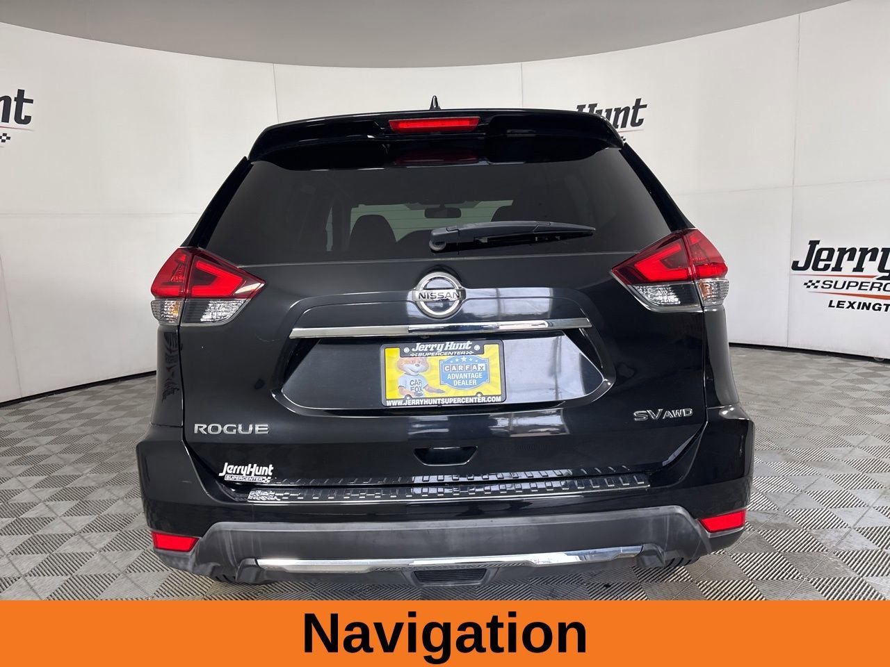 Used 2018 Nissan Rogue SV w/ Premium Package image 7