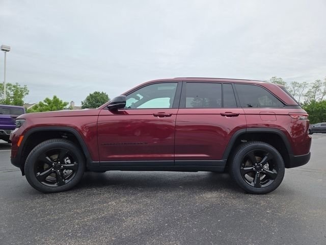 Used 2024 Jeep Grand Cherokee Altitude AWD/4WD image 20