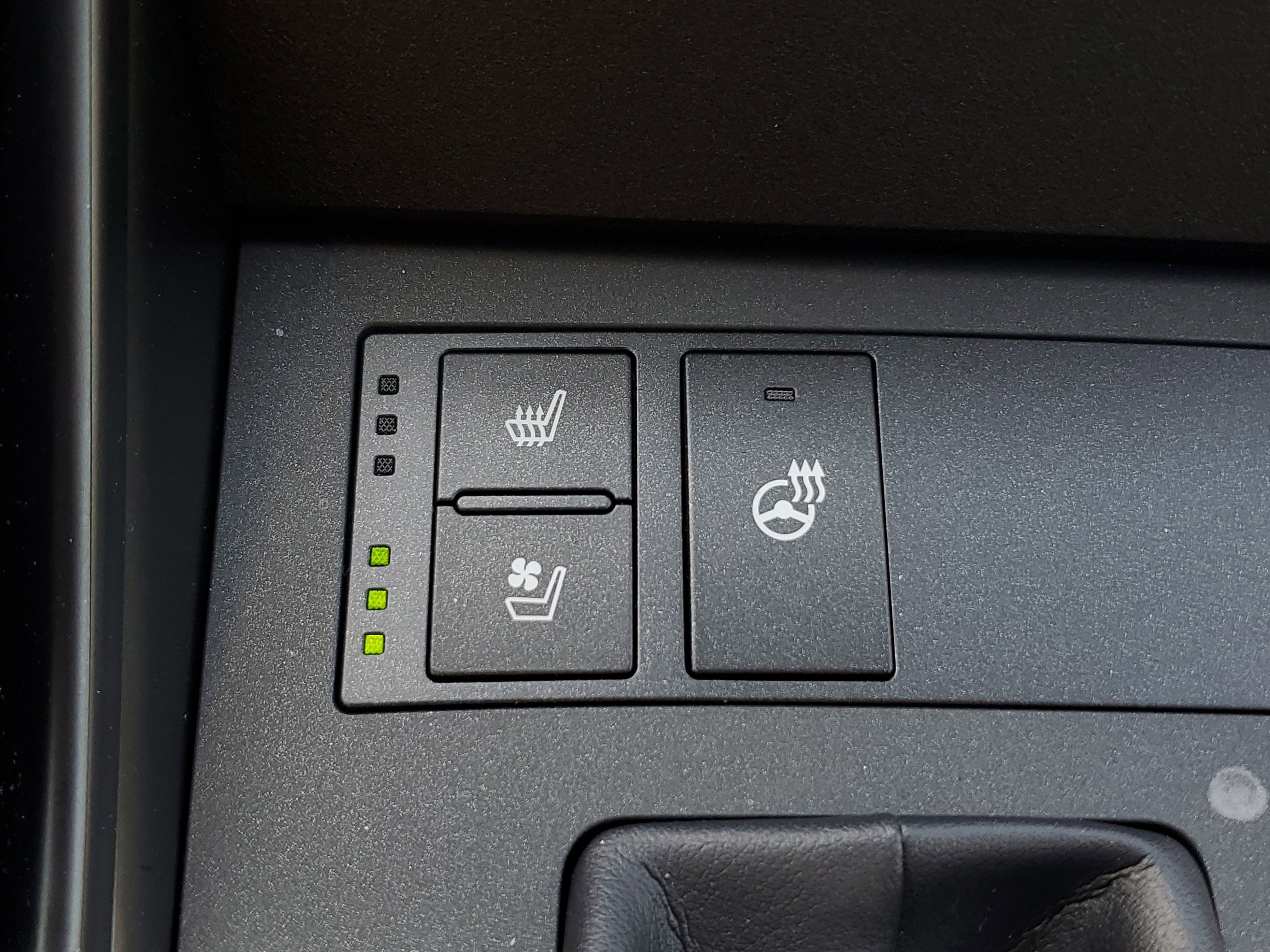 Used 2023 Lexus IS 300 w/ Premium Package RWD image 26