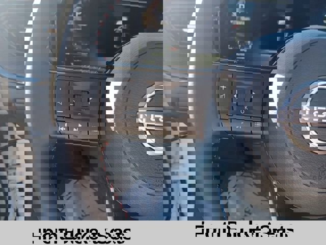 New 2026 Nissan Kicks SR image 13