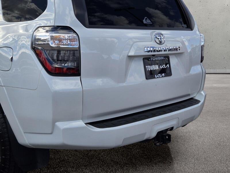 Used 2023 Toyota 4Runner SR5 Premium w/ Moonroof Package AWD/4WD image 6