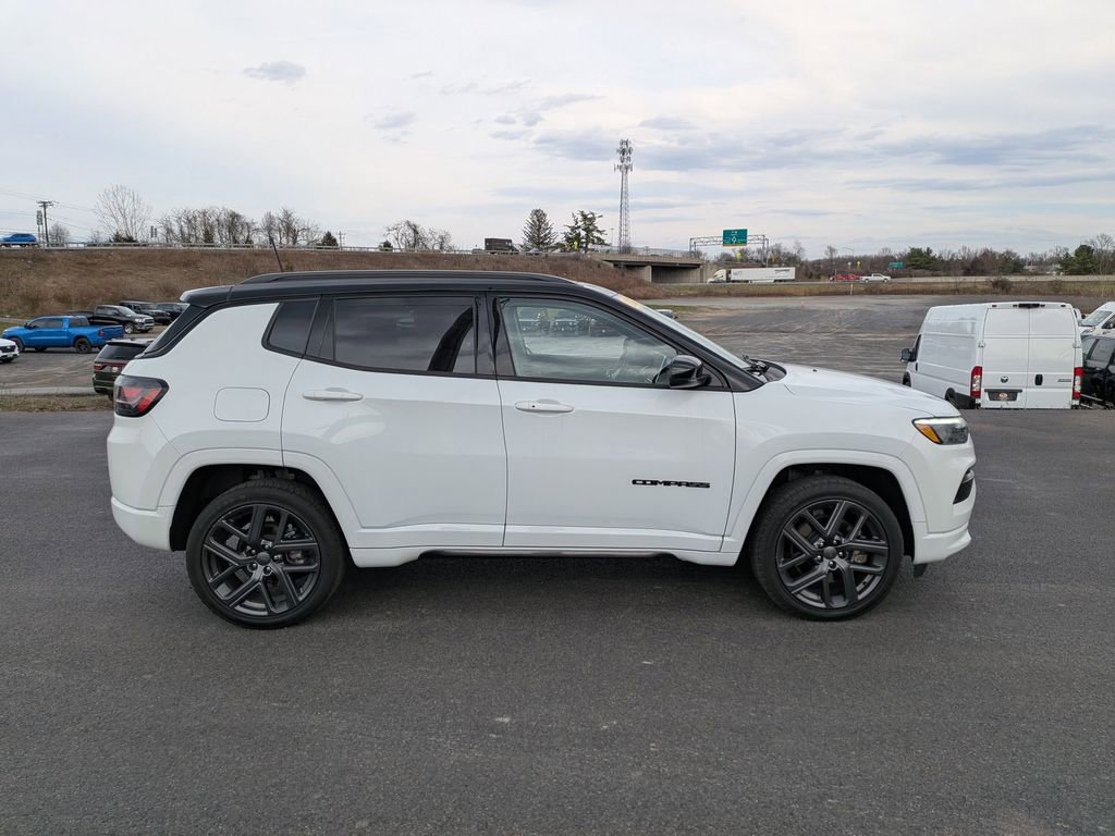 Used 2024 Jeep Compass Limited w/ High Altitude Package image 2