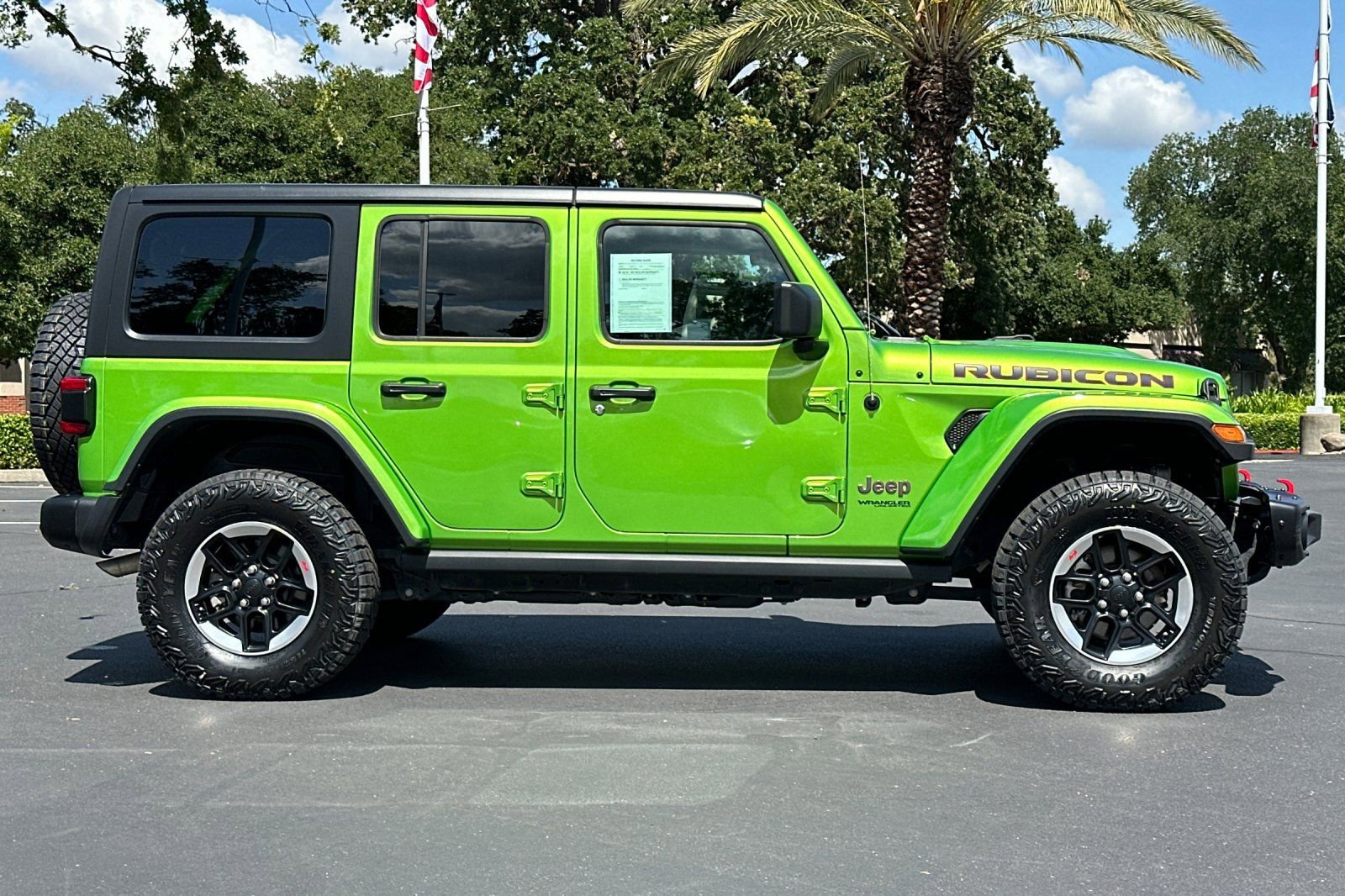 Used 2018 Jeep Wrangler Unlimited Rubicon AWD/4WD image 2