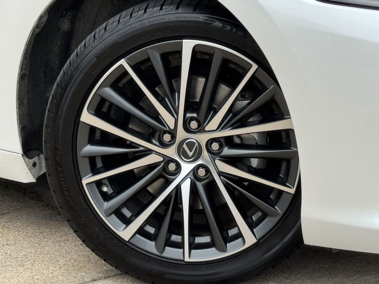 Used 2023 Lexus ES 350 w/ Premium Package FWD image 29