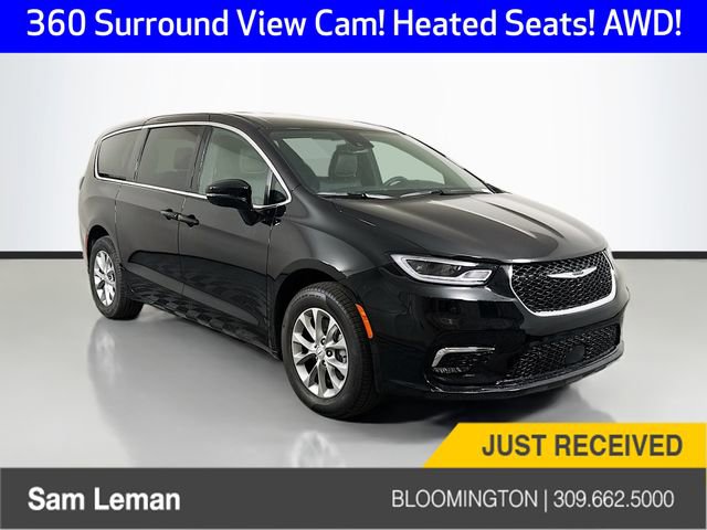 Used 2025 Chrysler Pacifica Select