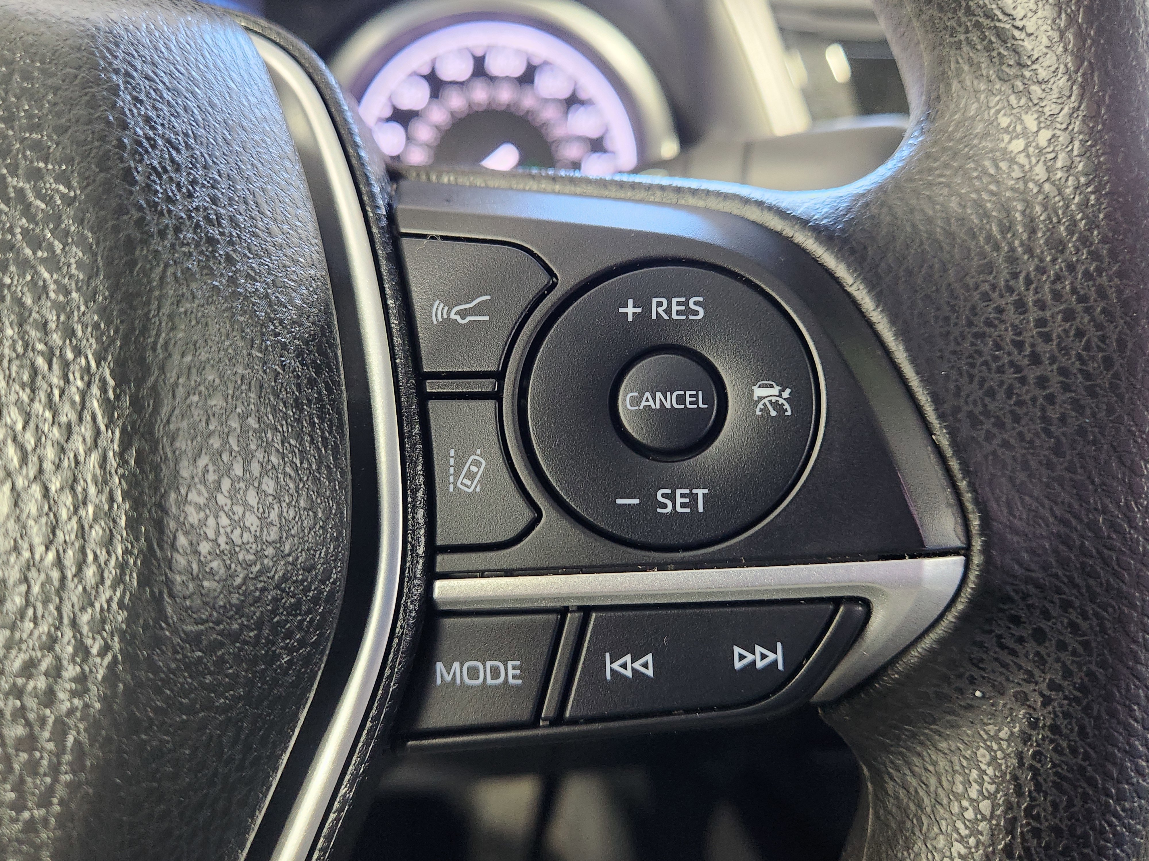 Used 2022 Toyota Camry LE FWD image 17