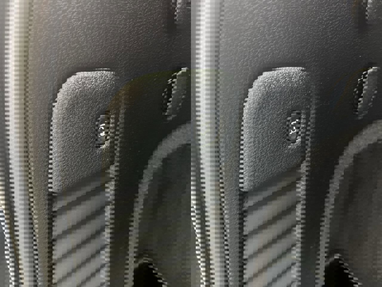 Used 2018 Jeep Grand Cherokee Limited image 32