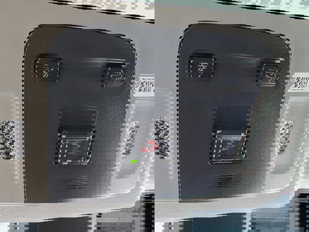 Used 2023 Toyota Camry SE image 22