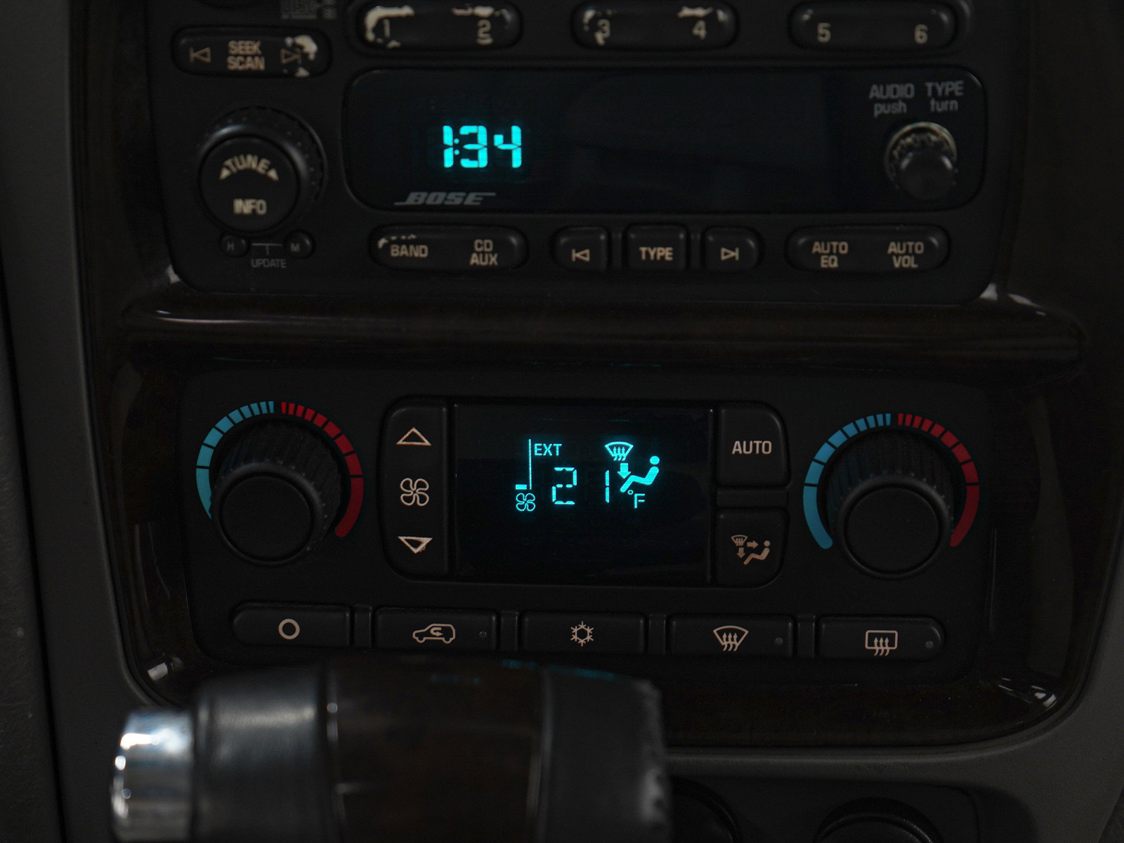 Used 2005 Buick Rainier CXL image 18