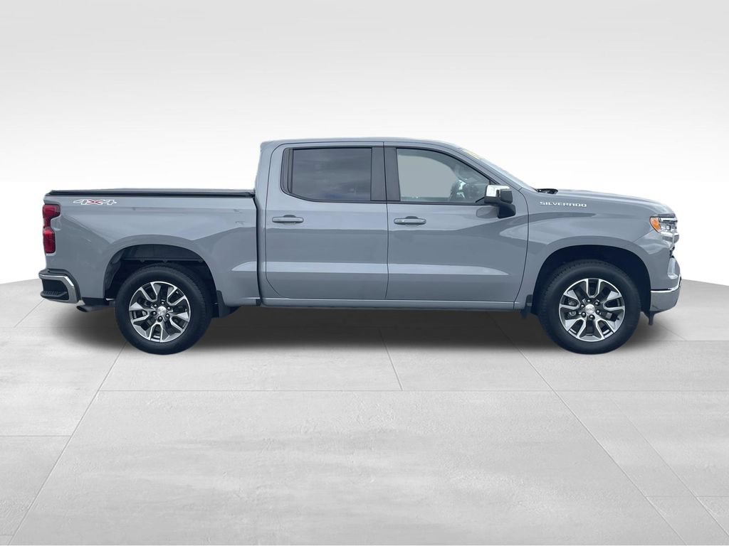 Used 2024 Chevrolet Silverado 1500 LT AWD/4WD image 2