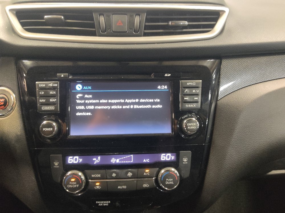 Used 2015 Nissan Rogue SL w/ SL Premium Package FWD image 25
