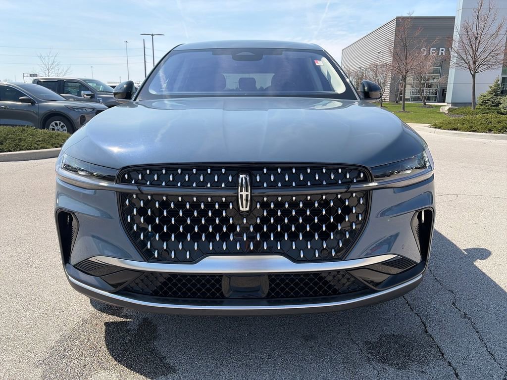 Used 2025 Lincoln Nautilus Premier AWD/4WD image 2