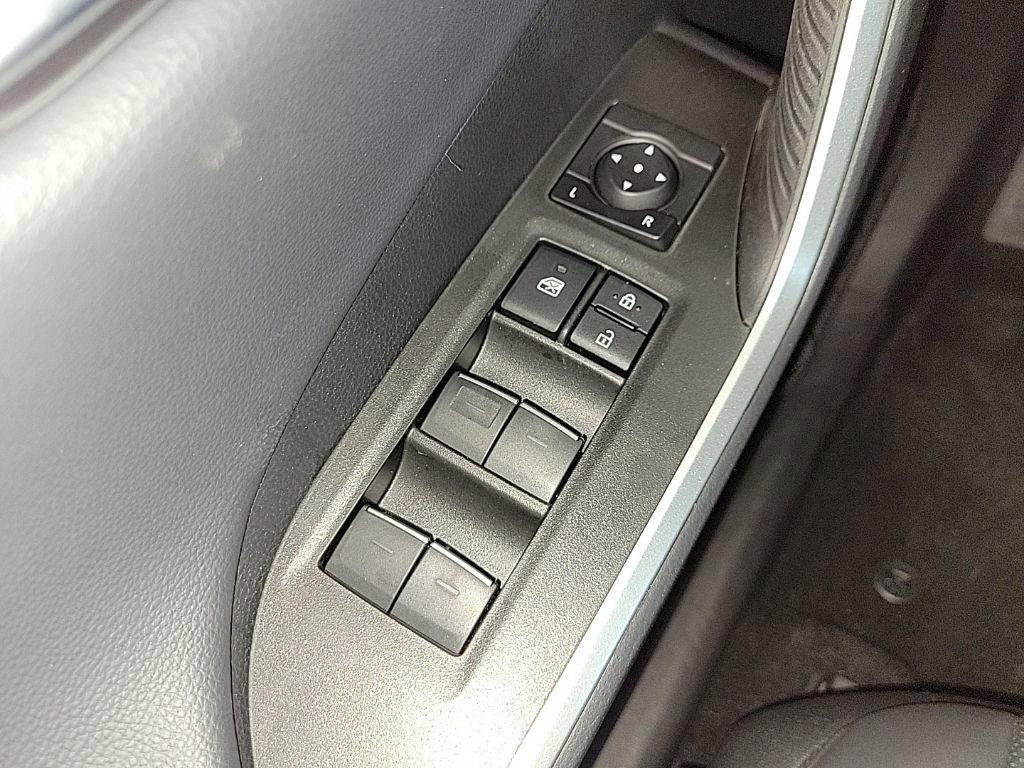 Used 2025 Toyota RAV4 Limited image 30