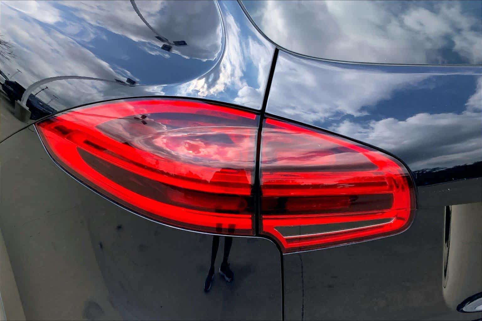 Used 2018 Porsche Cayenne S AWD/4WD image 27