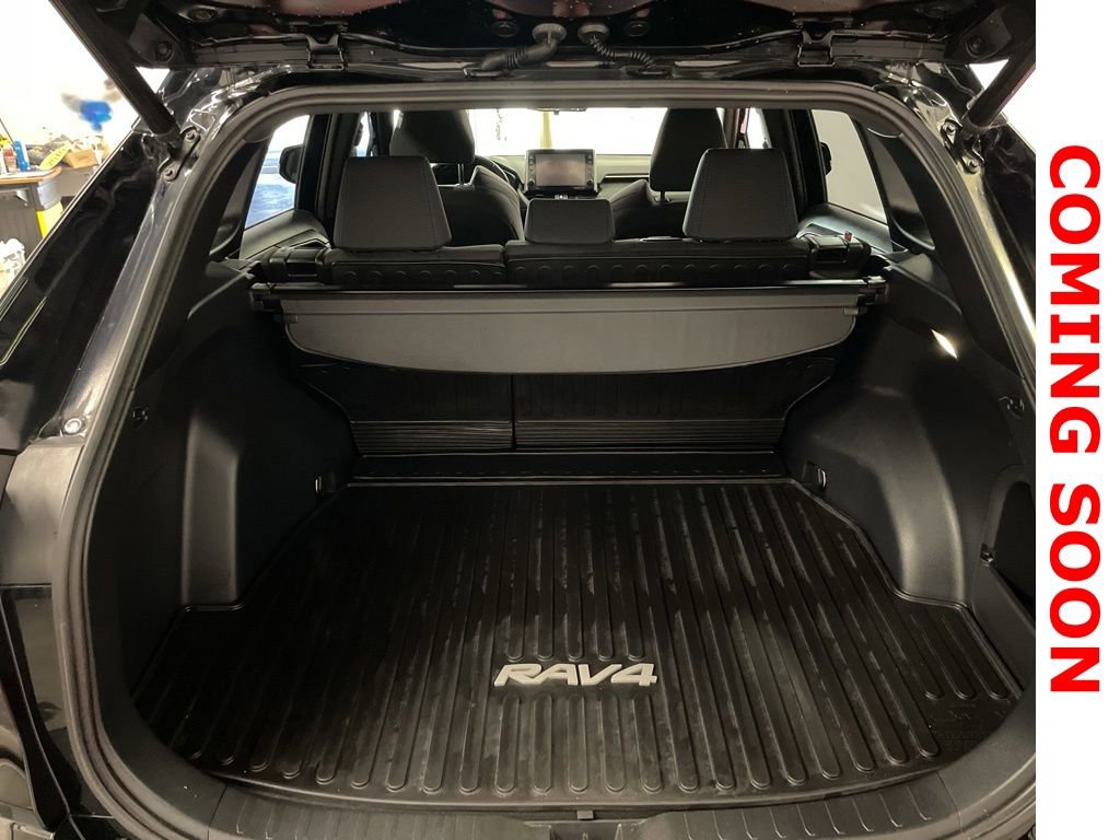 Used 2022 Toyota RAV4 SE w/ Convenience Package image 10