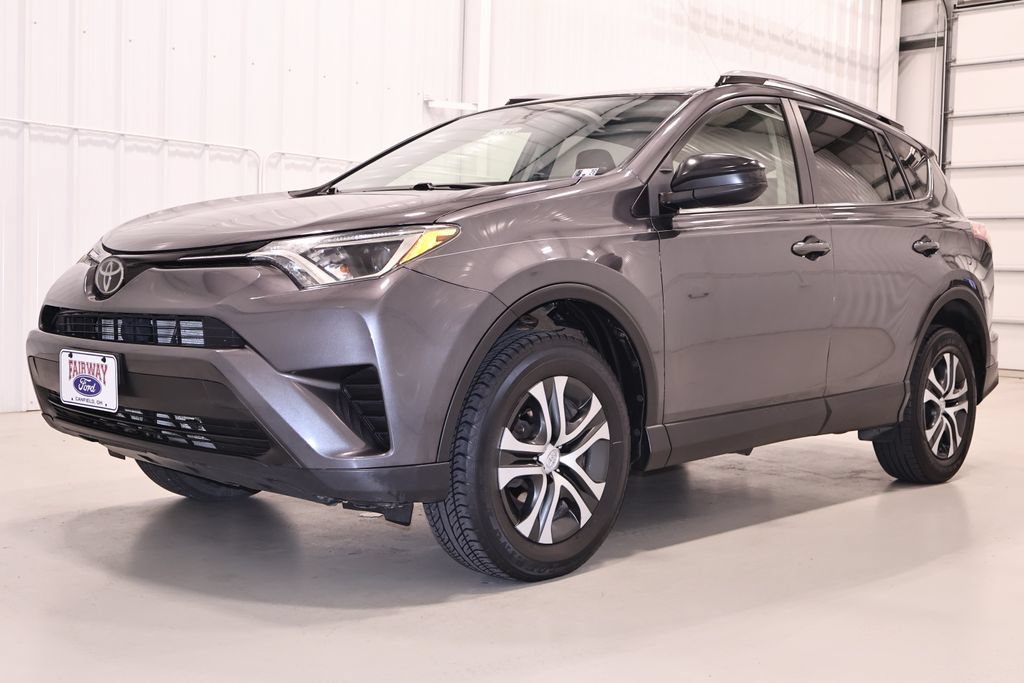 Used 2018 Toyota RAV4 LE w/ Carpet Mat Package AWD/4WD image 6