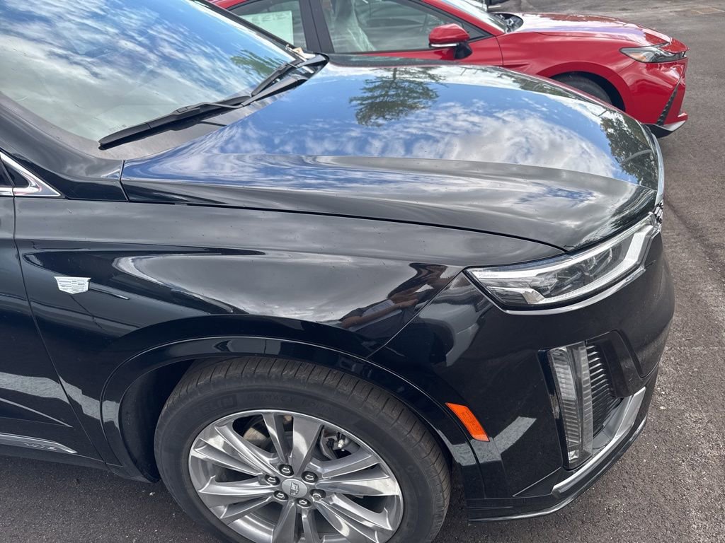 Used 2023 Cadillac XT6 Premium Luxury image 4